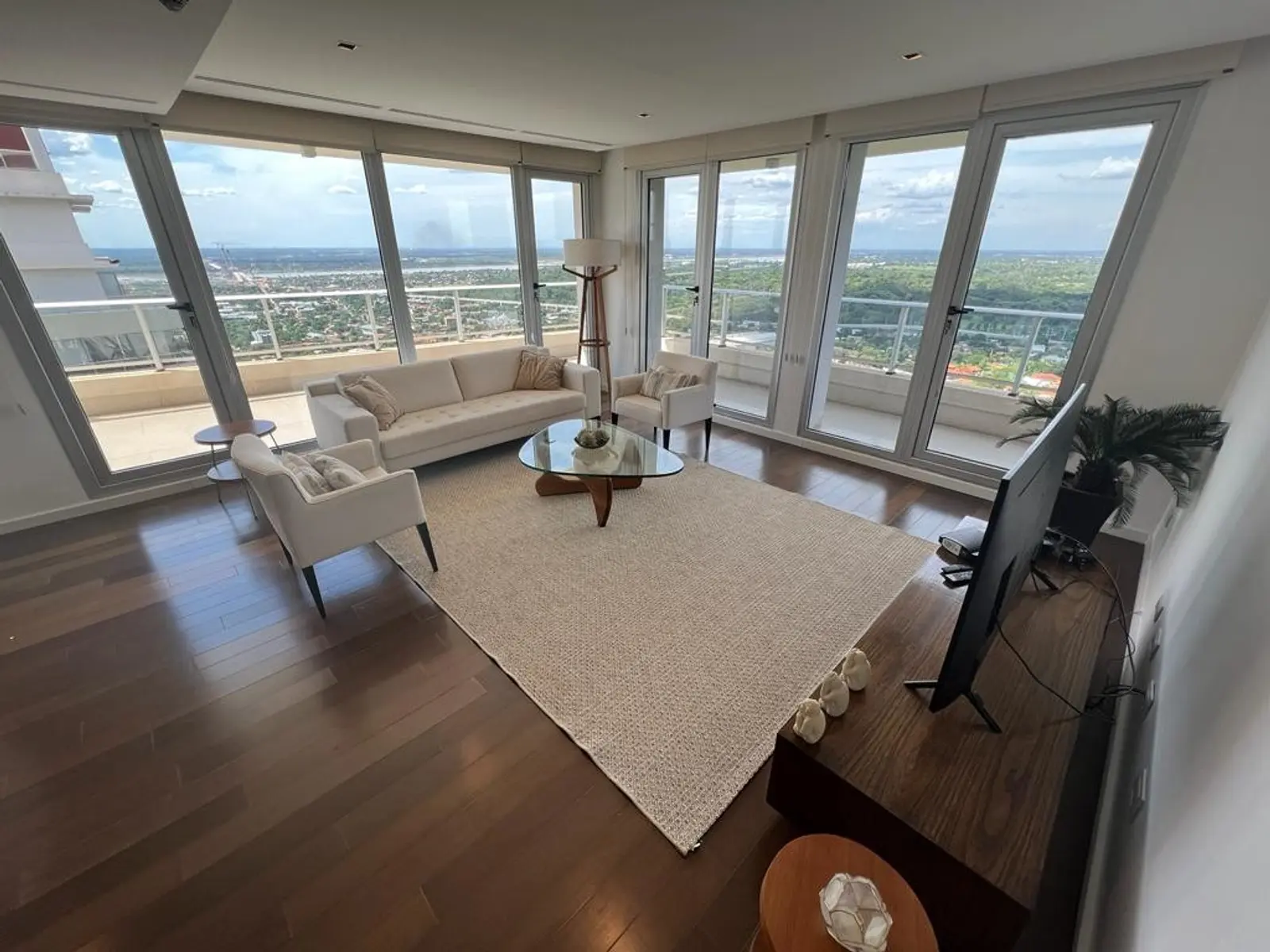 ALQUILER EXCLUSIVO PENTHOUSE 3 DORMITORIOS TOTALMENTE AMOBLADO - PALACIO DE LOS PATOS